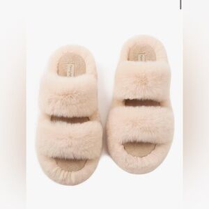 Fuzzy Cream Slippers